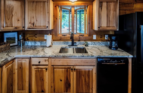 Fleetwood Cabin | Appalachian Mountain Evergreen Retreat