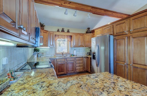 Seven Devils Cabin | Appalachian State of Mind- Sunset & Sunrise View, Yard, Open Floor Plan, Sunroom