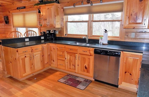 Lake Lure Cabin | Appalachian Sunrise