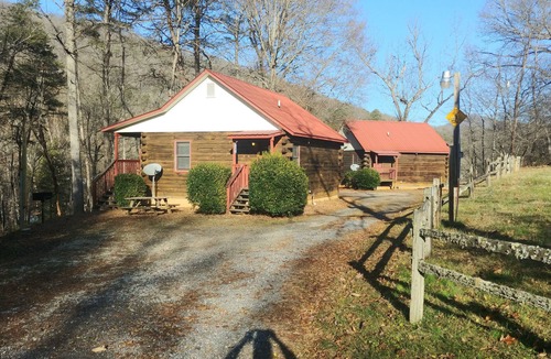 Cherokee Cabin | Appaloosa One is Minutes away from Downtown Cherokee & Harrah's Casino.