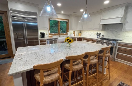 Tuxedo House | "Apple Hill Haven" - Renovated Lake Summit mountain house with boathouse