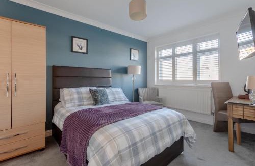 Queensbury House | Apple House Wembley -Double Room with Ensuite
