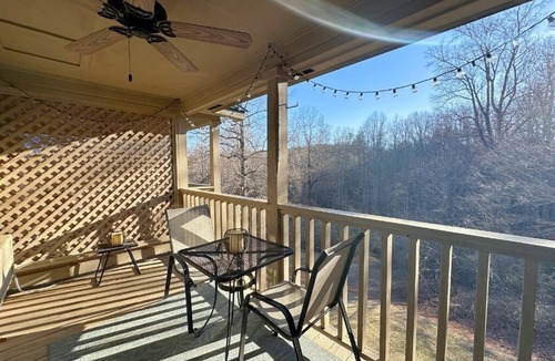Lake Lure House | Apple Valley 23 at Rumbling Bald