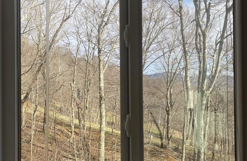 Sugar Mountain Condo | APPresSki - 5 bed Ski in Ski out - 50 Steps to Ski Sugar Mountain Slopes