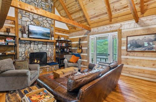 Seven Devils House | Appy Pappys Hot Tub 4BR