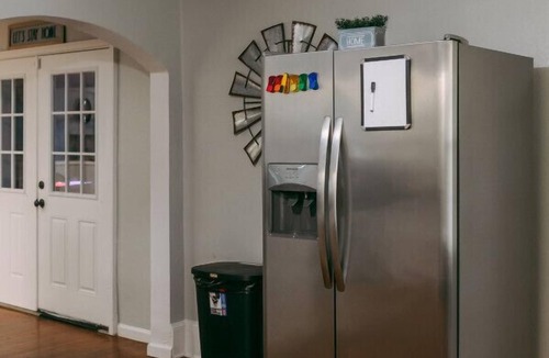 Greenville House | Arcade Adventure! 6-Bedroom Stay near Football Stadium