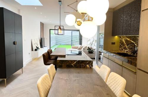 Littlehampton House | Architect Designed Town House Near Beach