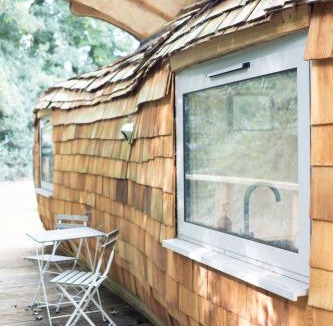 Market Drayton House | Architect-Designed Quiet Canal Cabin, Dogs Welcome