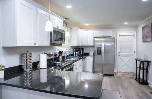 Winston - Salem House | Ardmore Gem close to mall and Hospitals, 4bed/3bth