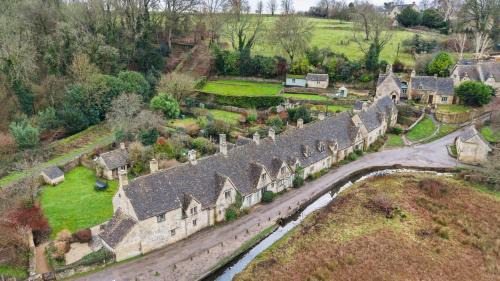 Bibury House | Arlington Mill