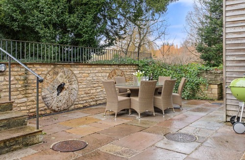 Bibury Cottage | Arlington Mill - sleeps 12 guests in 5 bedrooms