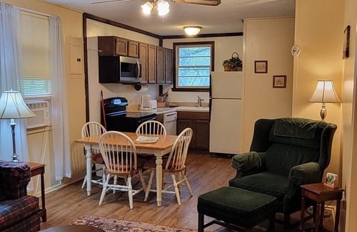 Cullowhee Cabin | Arrowmont Stables & Cabins