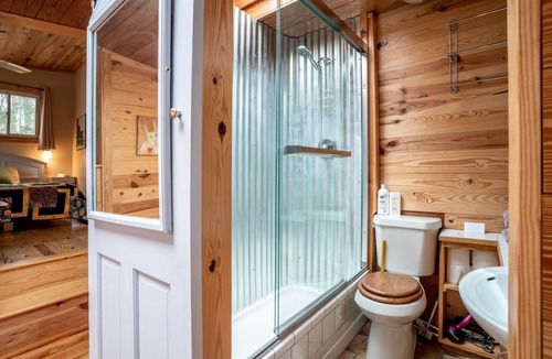 Pittsboro House | Art, Beauty, Nature: A Woodland Retreat