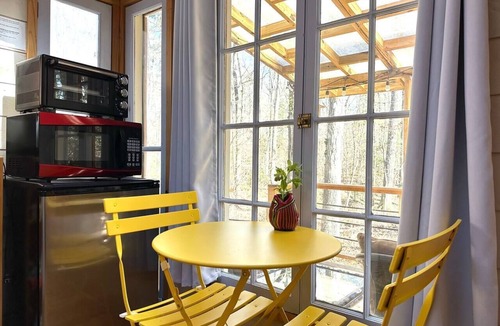 Pittsboro House | Art, Beauty, Nature: A Woodland Retreat