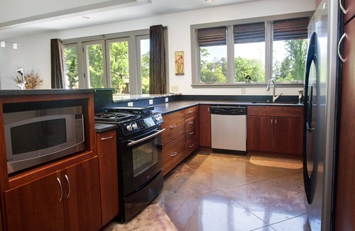 Asheville House | Art-filled home, 2 mi to town, Pets ok. Hot tub!