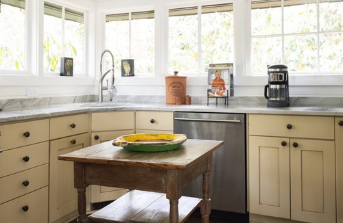 Highlands Cottage | Artist's Studio In The Treetops, Walk Everywhere, Canoe Access, Dogs OK
