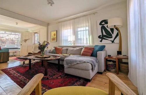 East End - Valley Street House | Artistic home w/yard ~12 min walk downtown