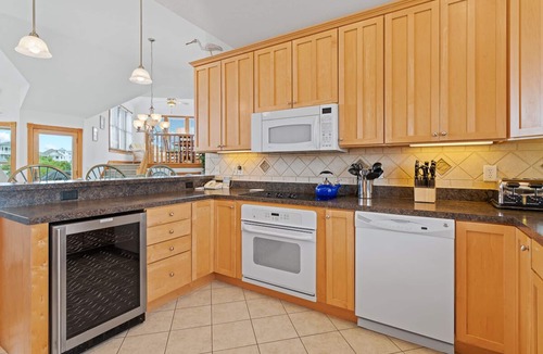 Corolla House | As Time Goes By: Dog-friendly, Elevator, Pool, Hot Tub