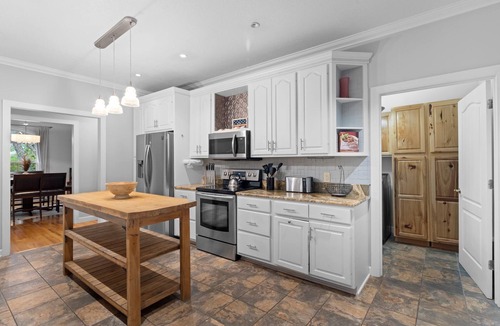 Asheville House | Asheville 5BR Retreat w/Hot Tub, Game Room & Fire Pit. 15min from Downtown!