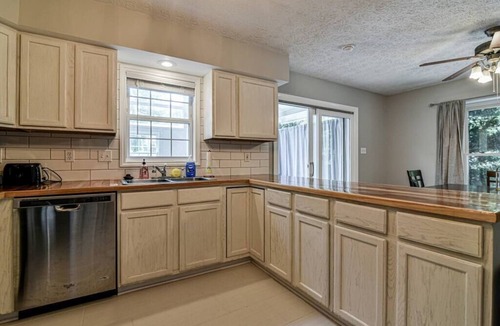 Oakley Apartment | Asheville Hideaway: Hot Tub & Trail Access