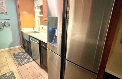 Oakley House | Asheville Home w/deck - 5 min to Biltmore & 7 min to downtown -Pets OK 4 BD/2 BA