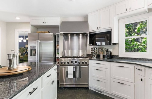 Waynesville Apartment | Asheville Luxury Smoky Mountain Cabin With Hot Tub