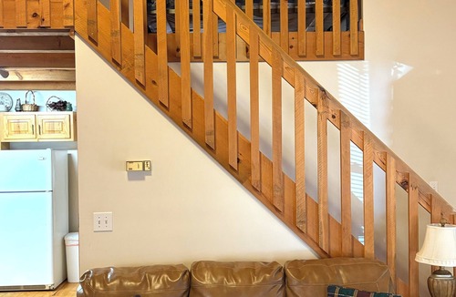 Candler Cabin | Asheville - Mountain Laurel Cabin - Secluded Mountain Getaway