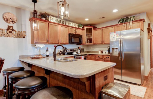 Fletcher Cabin | Asheville MountainSide Cabin: Large Porch-HotTub-Trail-2 Streams-7 Wooded Acres!