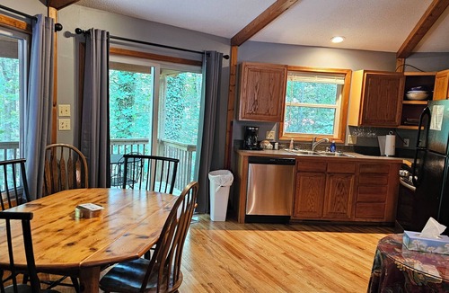 Skyland Cabin | Asheville PGA TOUR Getaway – Private Cabin with Hot Tub