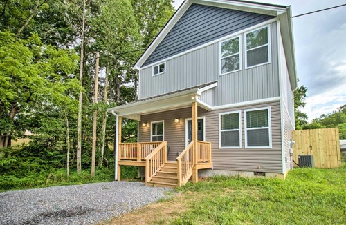 Asheville House | Asheville Retreat Hot Tub, Yard and Game Room!