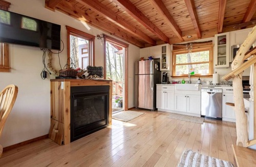 Weaverville House | Asheville's luxury treehouse!