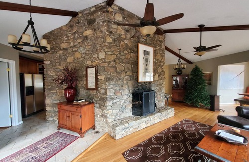 Fairview House | Asheville Treehouse, Luxurious/15 Min. To Downtown Asheville