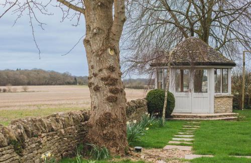 Leafield House | Ashworth House