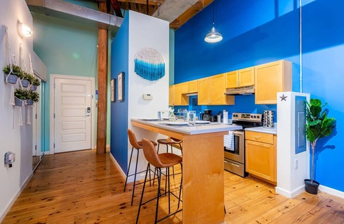 Downtown Apartment | ASK FOR Discount-2br With Large Patio Hammocks