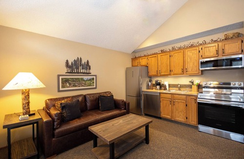 Fall River Estates Hotel | Aspen Winds on Fall River