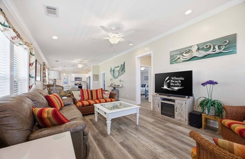 Atlantic Beach Cottage | At the Beach: Third-row cottage with Views