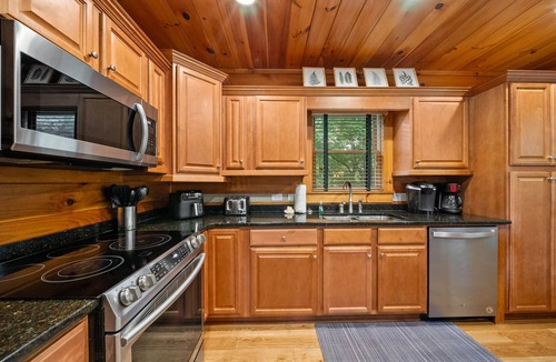 Boone Cabin | Authentic Log Cabin in Heart of the Mountains