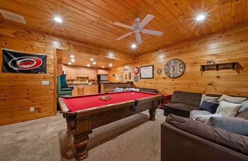 Boone Cabin | Authentic Log Cabin in Heart of the Mountains