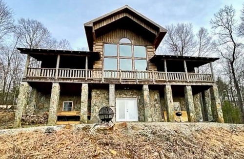 McGrady Cabin | Authentic Log Cabin on Dancy Mountain near McGrady, North Carolina
