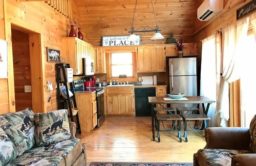 Fleetwood Cabin | Autumn Mist - Fleetwood, NC