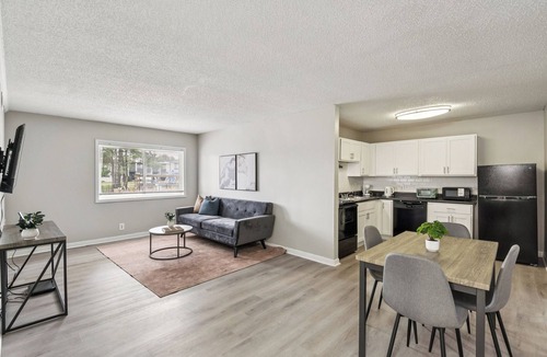 Glengarry Apartment | Avery Apartments D33 I Spacious 2 Bed 1 Bath
