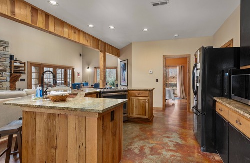 Fairview Cabin | Awesome amenities—hot tub, pool table, foosball and outdoor/indoor fireplaces!