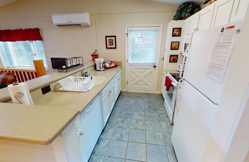 Andrews House | Awesome Cottage, Views, Waterfalls, Cute animals, streams, privacy, easy access