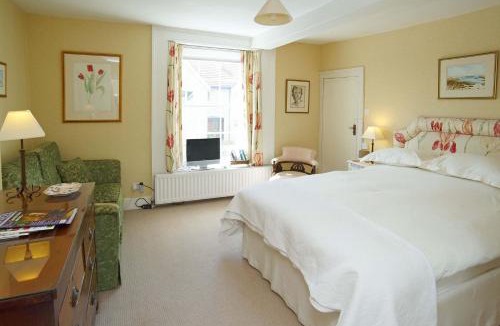 Mere Bed & Breakfast | B&B Castleton House
