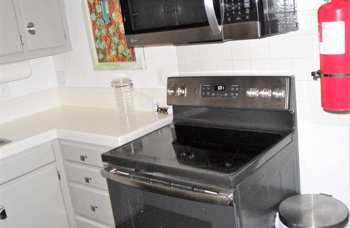 Central Business District Apartment | B Downtown art and eclectic B