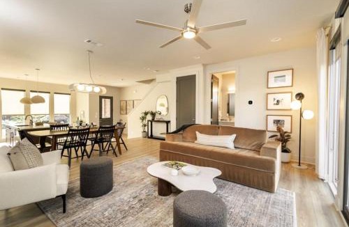 Historic Edgefield Apartment | Bachelorette Dream | 2 Units | 8 Kings + 8 Baths