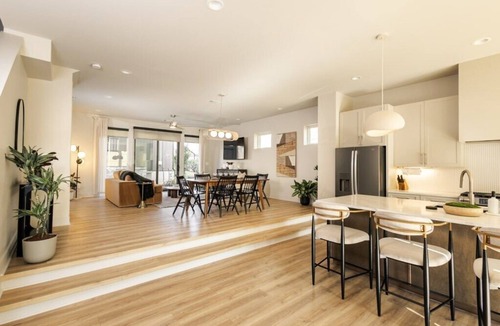 Historic Edgefield House | Bachelorette Dream | 2 Units | 8 Kings + 8 Baths