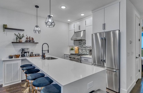 Katie Hill Neighborhood Condo | Bachelorette Escape near DT | Game Room + Hot Tub