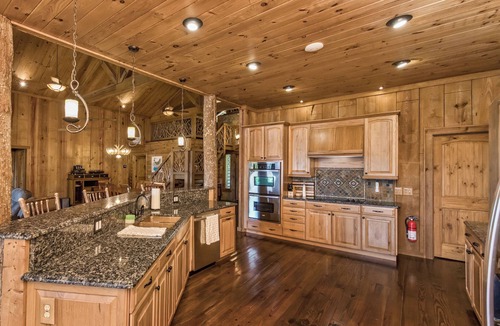 Waynesville House | BACK OPEN! Spacious single level 5-bedroom home ~ Surrounded with views
