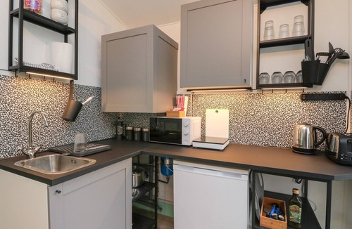 Pitlochry Cottage | Backstage